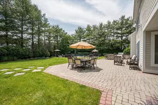 37 Legends Cir, Melville, NY 11747 - Photo 35