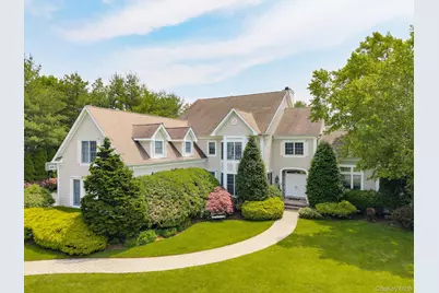 37 Legends Circle, Melville, NY 11747 - Photo 1