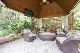 37 Legends Cir, Melville, NY 11747 - Photo 37