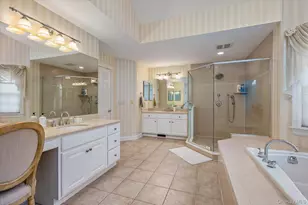 37 Legends Cir, Melville, NY 11747 - Photo 21
