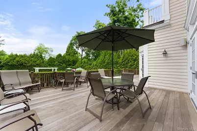64 Stratton Road, Scarsdale, NY 10583 - Photo 33