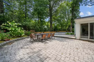 134 Wooleys Ln, Great Neck, NY 11023 - Photo 23