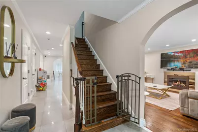134 Wooleys Lane, Great Neck, NY 11023 - Photo 13