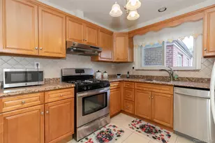 810 Neill Ave, Bronx, NY 10462 - Photo 15