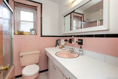 810 Neill Avenue, Bronx, NY 10462 - Photo 11