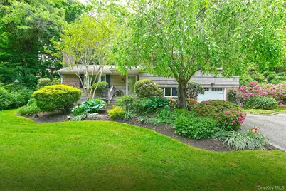 44 Wyoming Drive, Huntington Station, NY 11746 - Photo 3