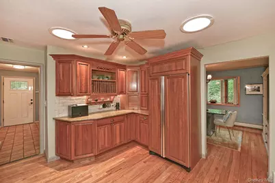 44 Wyoming Drive, Huntington Station, NY 11746 - Photo 17