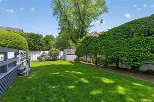 2062 E Webster St, Merrick, NY 11566 - Photo 19