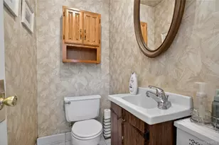 2062 E Webster St, Merrick, NY 11566 - Photo 9