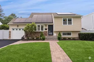 19 Fleetwood Ave, Melville, NY 11747 - Photo 3