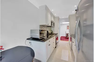 1209 E Broadway #D23, Hewlett, NY 11557 - Photo 11