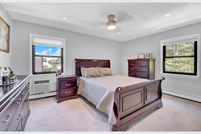 1209 E Broadway #D23, Hewlett, NY 11557 - Photo 17