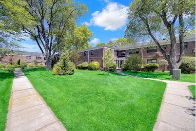 1209 E Broadway #D23, Hewlett, NY 11557 - Photo 3