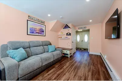 120 Sutton Drive, Plainview, NY 11803 - Photo 17