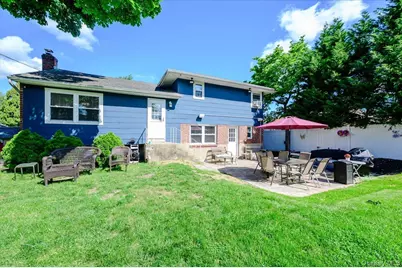 120 Sutton Drive, Plainview, NY 11803 - Photo 19