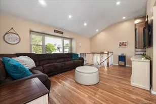 120 Sutton Dr, Plainview, NY 11803 - Photo 9