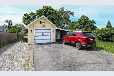 425 Linden Street, Bellmore, NY 11710 - Photo 33