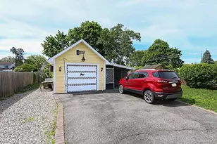 425 Linden St, Bellmore, NY 11710 - Photo 33