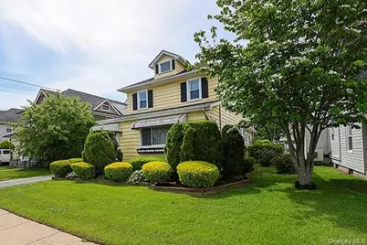 425 Linden Street, Bellmore, NY 11710 - Photo 3