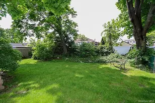 425 Linden St, Bellmore, NY 11710 - Photo 35