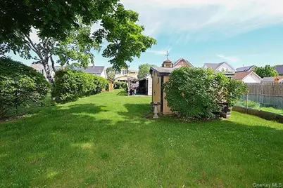 425 Linden Street, Bellmore, NY 11710 - Photo 37