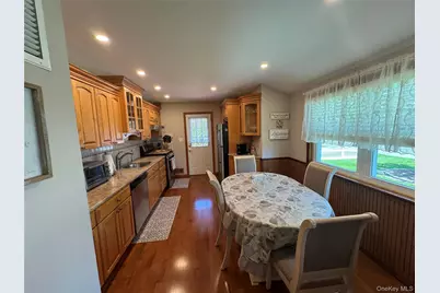 98 W 8th Street, Deer Park, NY 11729 - Photo 7