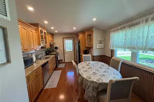 98 W 8th St, Deer Park, NY 11729 - Photo 7