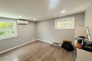 52 Miller Pl, Syosset, NY 11791 - Photo 11