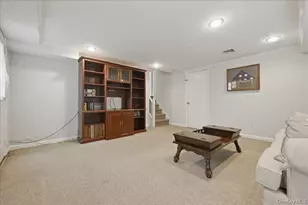 17 Avon Rd, Farmingdale, NY 11735 - Photo 27