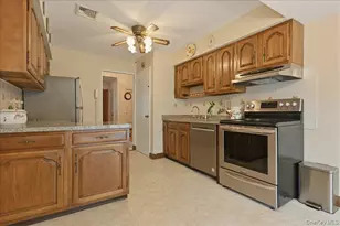 17 Avon Rd, Farmingdale, NY 11735 - Photo 11