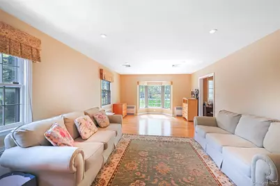 24 Timberline Drive, Huntington, NY 11743 - Photo 3