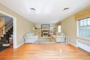 24 Timberline Dr, Huntington, NY 11743 - Photo 11
