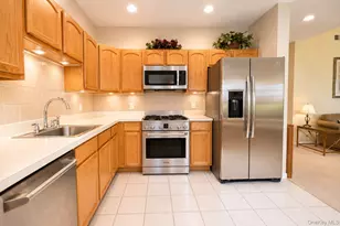 562 Bardini Dr, Melville, NY 11747 - Photo 3