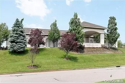 562 Bardini Drive, Melville, NY 11747 - Photo 17