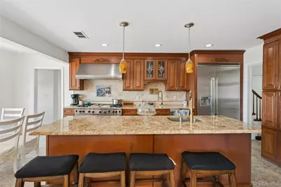 996 Wateredge Place, Hewlett, NY 11557 - Photo 15
