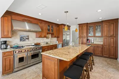 996 Wateredge Place, Hewlett, NY 11557 - Photo 13