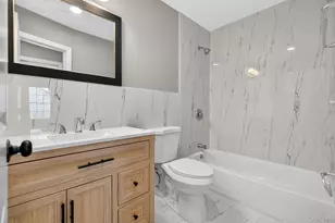 933 N Queens Ave, Lindenhurst, NY 11757 - Photo 7