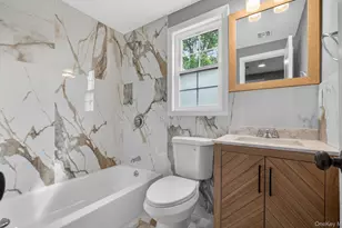 933 N Queens Ave, Lindenhurst, NY 11757 - Photo 11