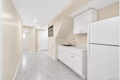 4234 Monticello Avenue, Bronx, NY 10466 - Photo 17