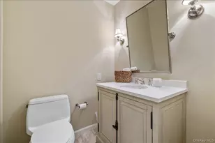 225 Hamlet Dr, Jericho, NY 11753 - Photo 15