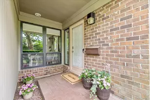 225 Hamlet Dr, Jericho, NY 11753 - Photo 3