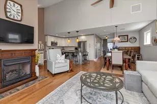 206 Anchor Ct, Copiague, NY 11726 - Photo 5