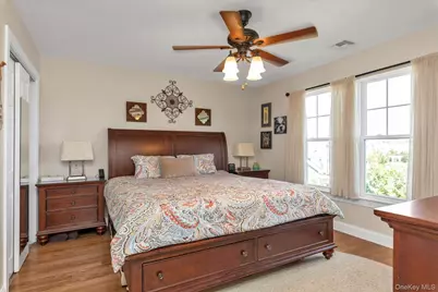 206 Anchor Court, Copiague, NY 11726 - Photo 11