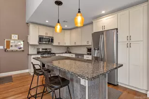206 Anchor Ct, Copiague, NY 11726 - Photo 9