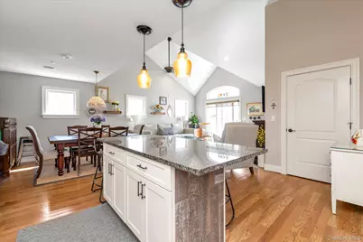 206 Anchor Court, Copiague, NY 11726 - Photo 3