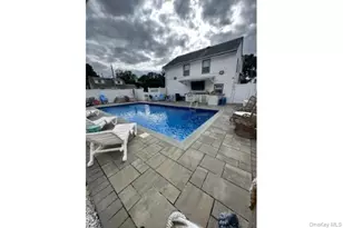 882 Roosevelt St, West Hempstead, NY 11552 - Photo 13