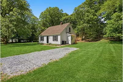 27 Lindner Place, Smithtown, NY 11787 - Photo 3