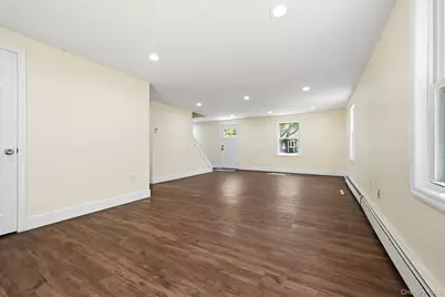 27 Lindner Place, Smithtown, NY 11787 - Photo 13