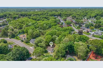 27 Lindner Place, Smithtown, NY 11787 - Photo 9