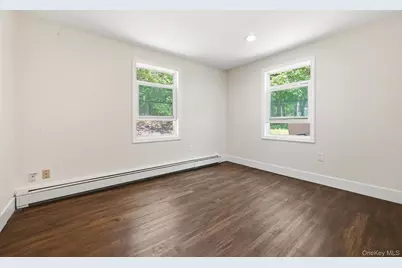 27 Lindner Place, Smithtown, NY 11787 - Photo 17